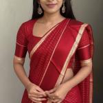 Devastating Red Banarasi Viscose Silk Saree With Enamoring Blouse Piece