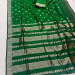 Exemplary Dark Green Pure Zari Weaving Banarasi Silk Saree With Tantalizing Blouse Piece