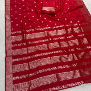 Lustrous Red Pure Zari Weaving Banarasi Silk Saree With Resplendent Blouse Piece