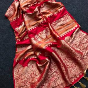 Incomparable Red Banarasi Dola Silk Saree With Exceptional Blouse Piece
