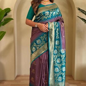 Invaluable Lavender Soft Banarasi Silk Saree With Beleaguer Blouse Piece