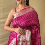 Entrancing Dark Pink Soft Banarasi Silk Saree With Glorious Blouse Piece